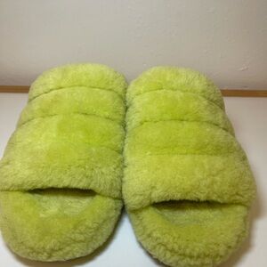 UGG NEON YELLOW FLUFF YEAH SLIDE SHEEPSKIN SLIPPER SANDALS, US 9